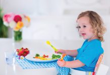 fot. Fotolia.com Jak zachęcić dziecko do jedzenia warzyw