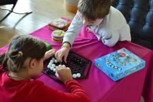 Nauka poprzez zabawę – gry w wychowaniu przedszkolnym